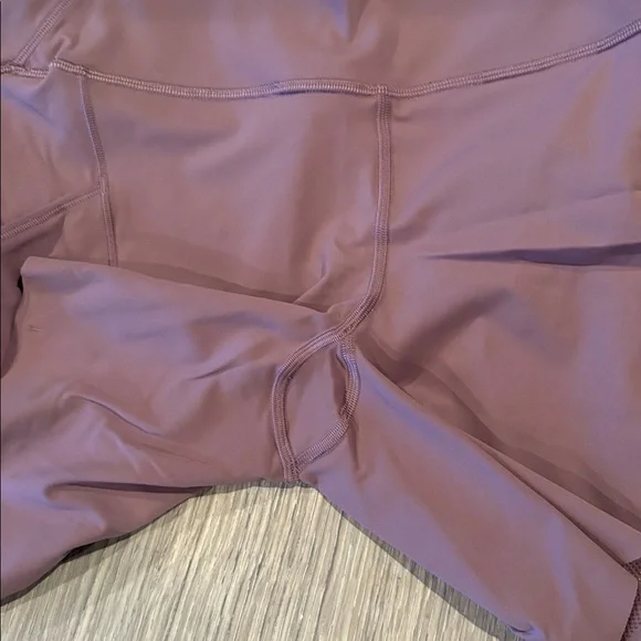 Lululemon Fast and Free High-Rise Short 6” *5 Pocket - Size 8 - Lavender Lux - Picture 8 of 8